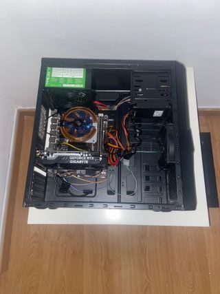 Torre PC Gaming Negra y Azul