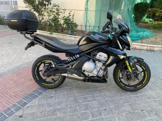 Kawasaki ER6N Negra