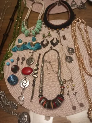 Lote Bisutería Collares y Pendientes