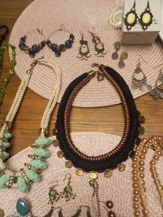 Lote Bisutería Collares y Pendientes