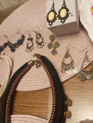 Lote Bisutería Collares y Pendientes
