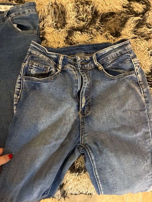 Vaqueros desgastados talla XS/34/6 segunda mano