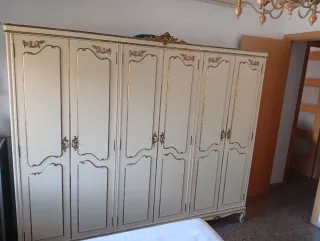 Guardaroba Veneziano Beige e Dorato