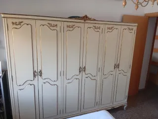 Guardaroba Veneziano Beige e Dorato