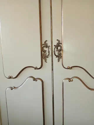 Guardaroba Veneziano Beige e Dorato