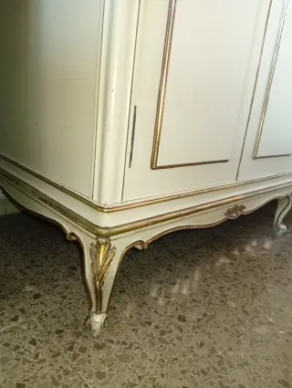 Guardaroba Veneziano Beige e Dorato