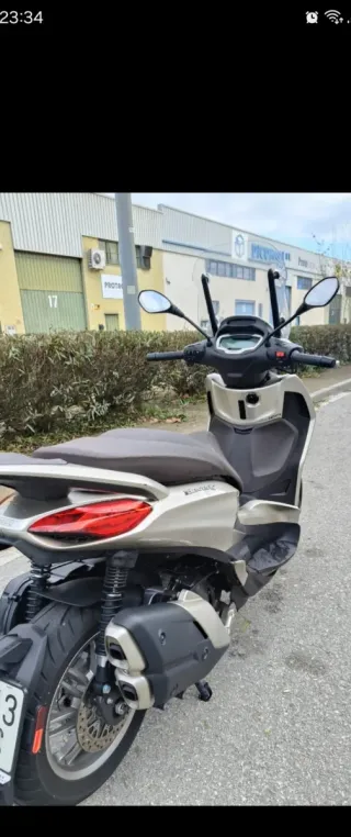 Piaggio Beverly 400cc hpe