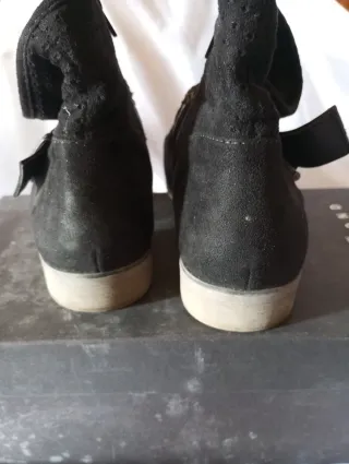 Stivaletti John Richmond neri con perline