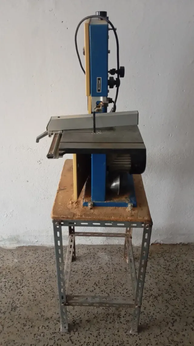 Sierra de cinta azul