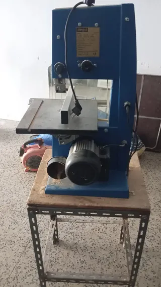 Sierra de cinta azul