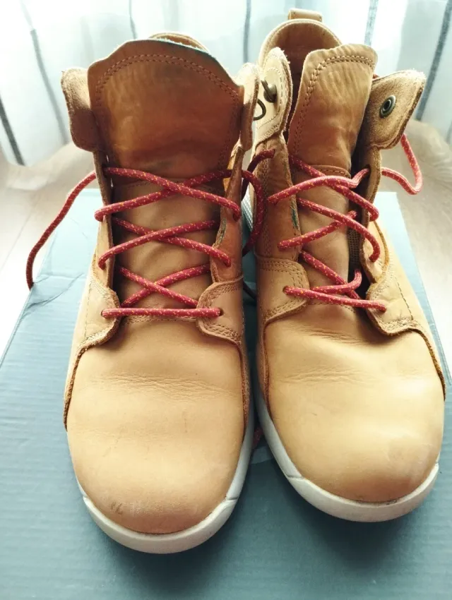 Botas Timberland Marrones y Rojas