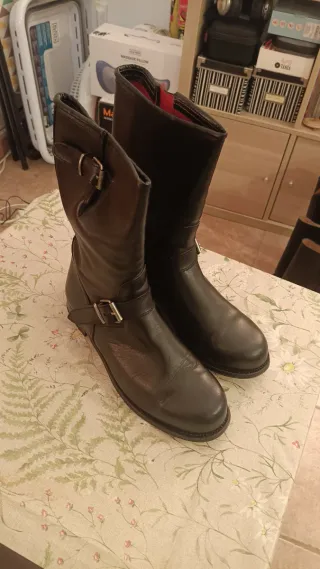 Botas moteras negras tipo engineer talla 43