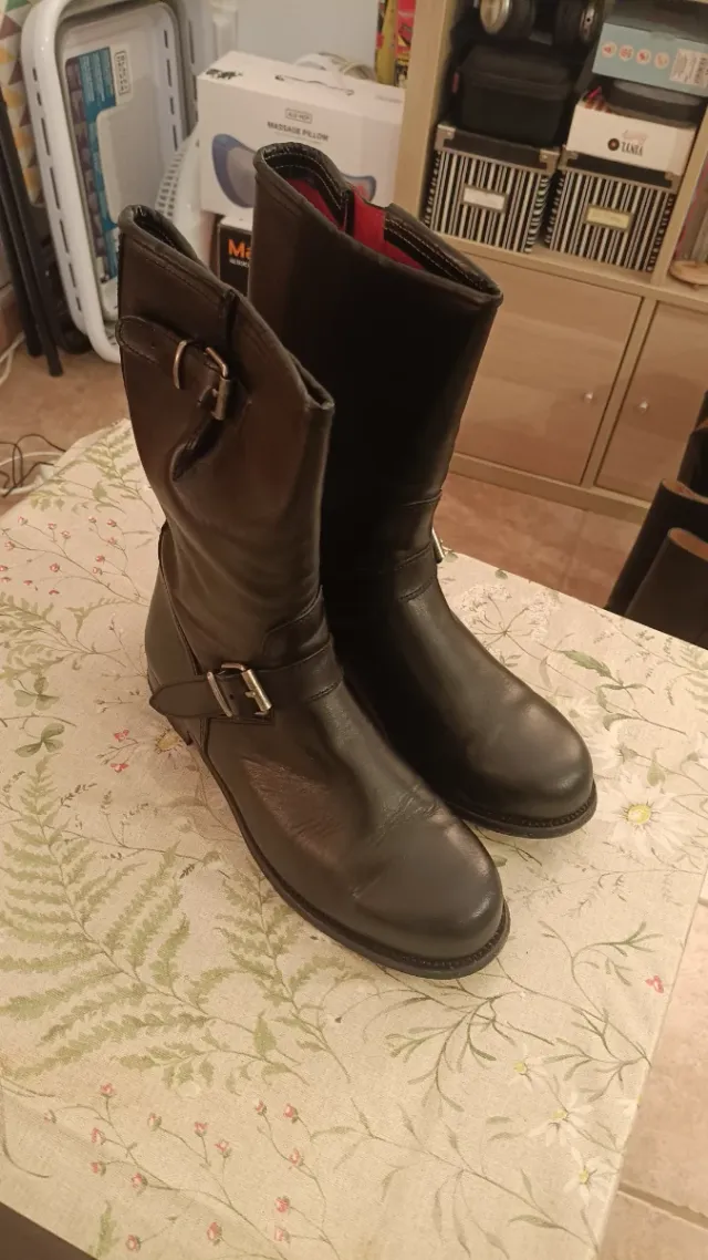 Botas moteras negras tipo engineer talla 43