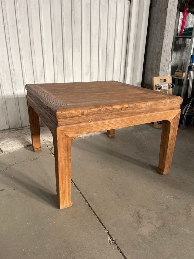 Mesa centro o auxiliar de madera maciza 80x80x55