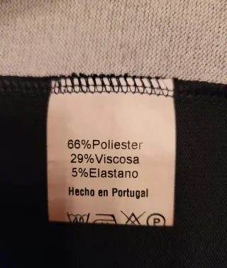 Jersey Negro con Estampado Étnico y Flecos