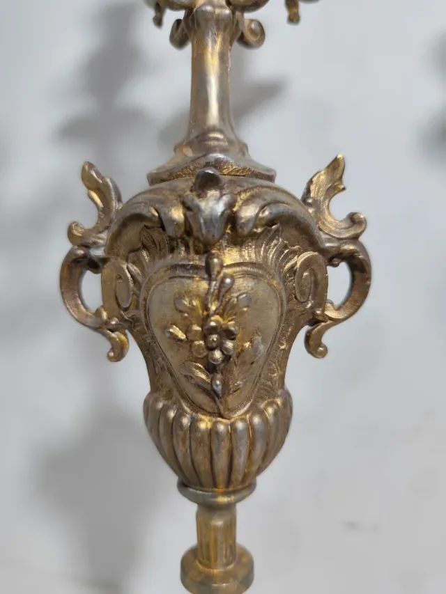 Pareja Candelabros Mármol y Metal Dorado