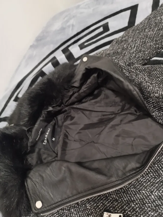 Chaqueta con cuello de pelo