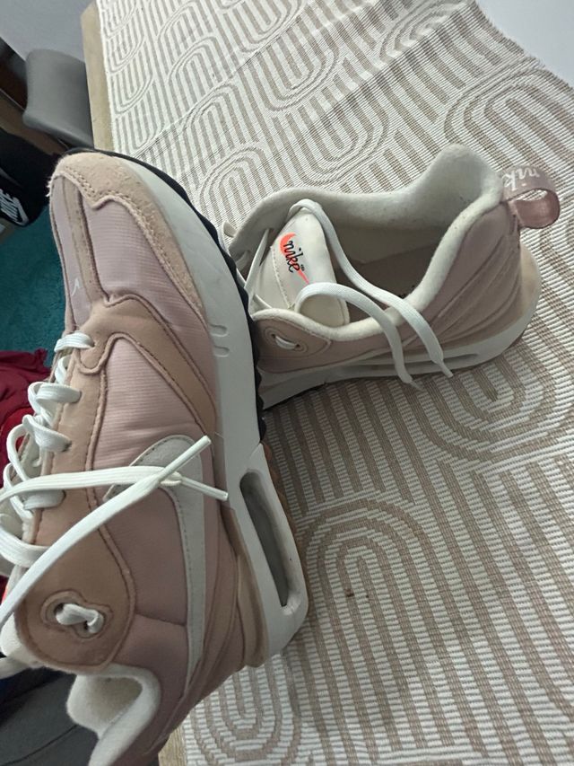 Zapatillas Nike Rosa y Blanco