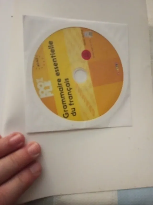 100% FLE Grammaire essentielle du francais A1/A...