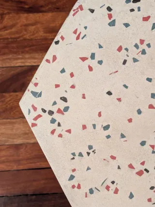 Mesa auxiliar terrazo Made.com