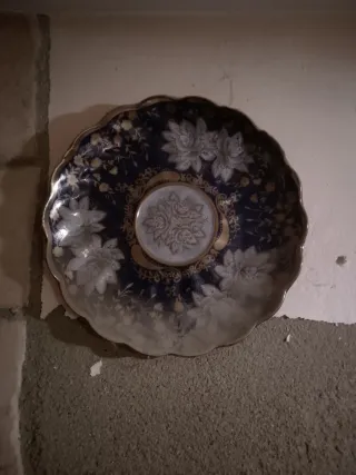 Plato decorativo floral azul