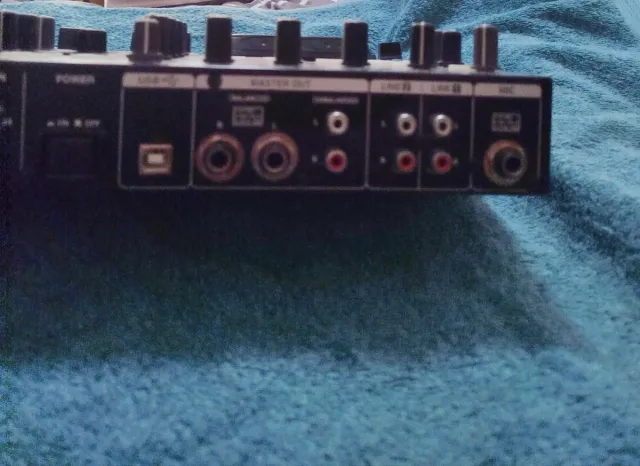 Controladora DJ Denon MC3000 mas Pre Ampli Phono.