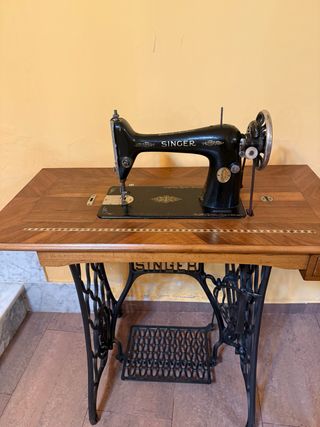 Máquina de coser Singer antigua funciona perfecto