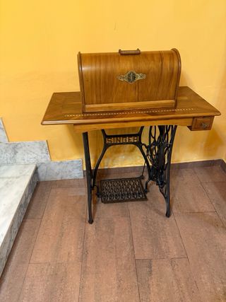 Máquina de coser Singer antigua funciona perfecto