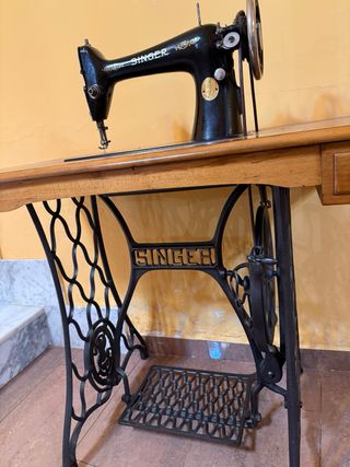 Máquina de coser Singer antigua funciona perfecto