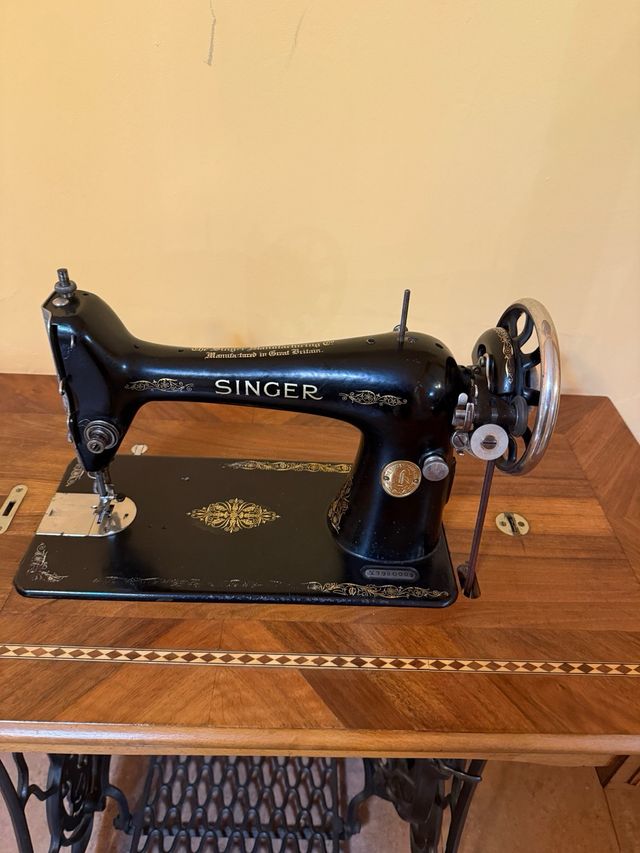 Máquina de coser Singer antigua funciona perfecto