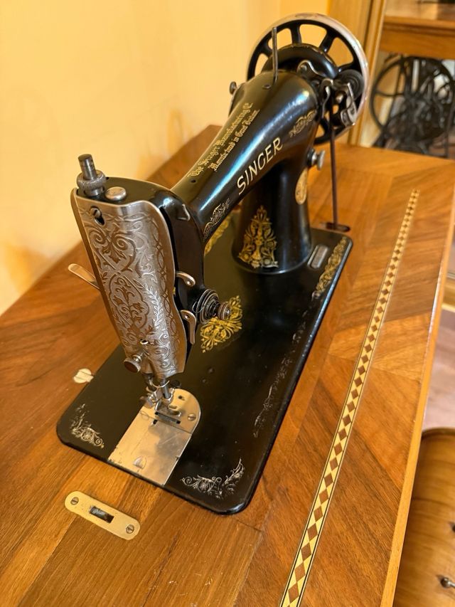 Máquina de coser Singer antigua funciona perfecto