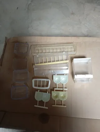 Comederos para pájaros varios