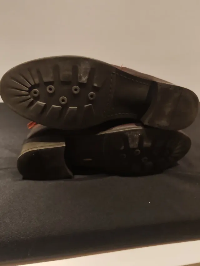 Botas altas de piel y ante. Marca DAKOTA BOOTS