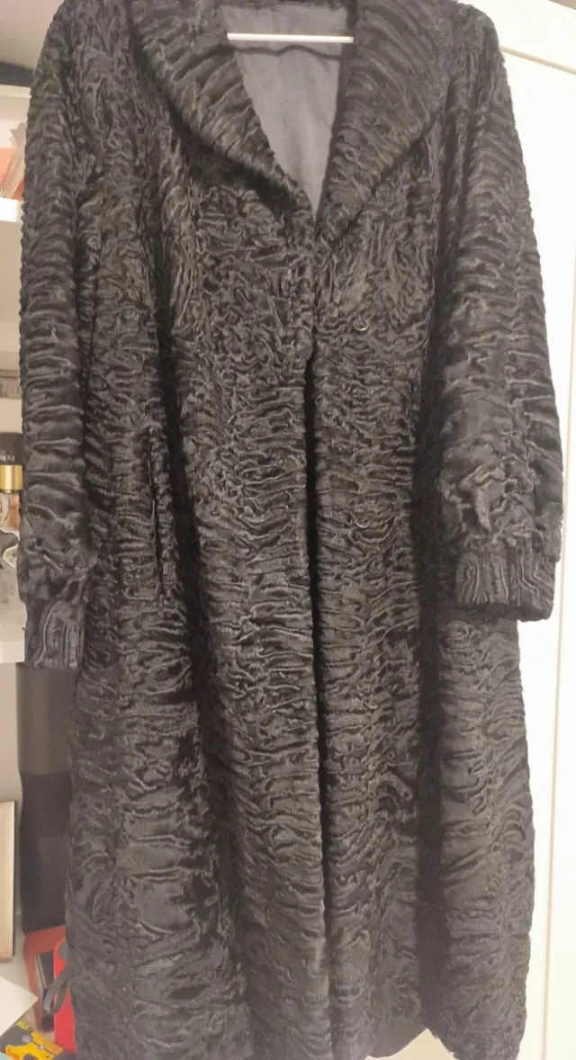 Abrigo Astracán Vintage Negro