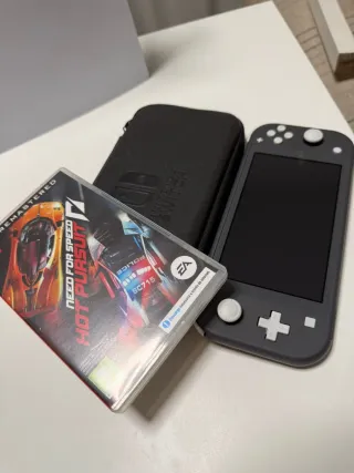 Nintendo Switch Lite Grigio con custodia gialla
