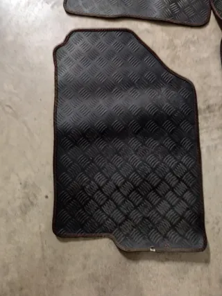 Juego Alfombras Kia Sportage Goma y Moqueta