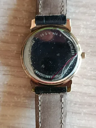 Reloj Nowley Cuarzo Suizo. Nuevo.