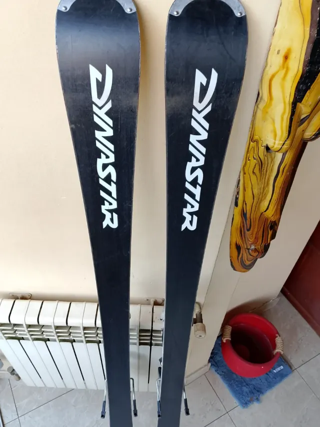 Esquís Dynastar Negro