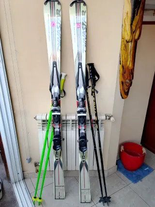 Esquís Dynastar Negro