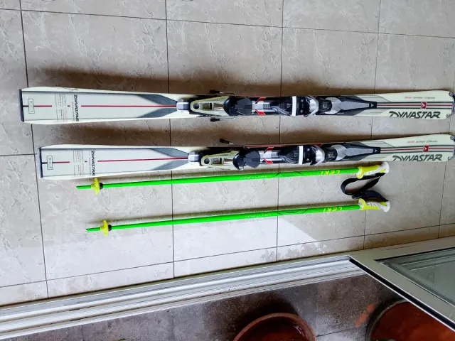 Esquís Dynastar Negro