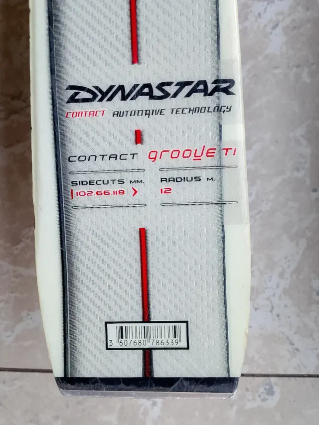 Esquís Dynastar Negro