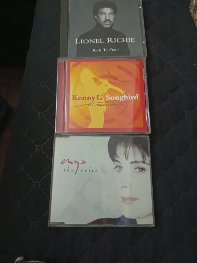Lote 3 CDs: Lionel Richie, Kenny G, Enya
