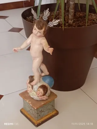 Niño Jesús de barro policromado