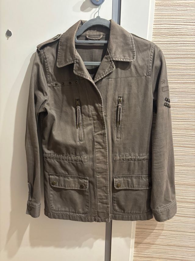 Chaqueta verde militar