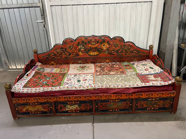 Cama antigua tibetano