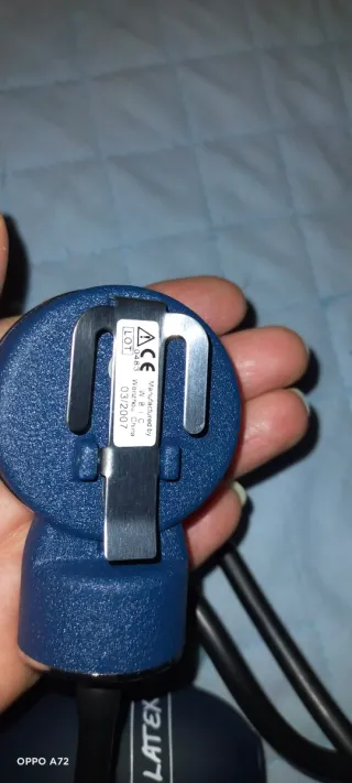 Sfigmomanometro e stetoscopio infermiera