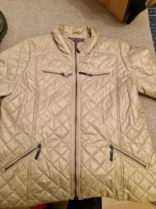 Chaqueta acolchada beige mujer Cortefiel talla XXL