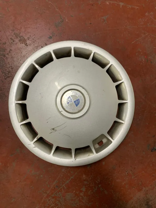 1 unidad Tapacubo BMW E24 14 Ref: 36.13-1179170