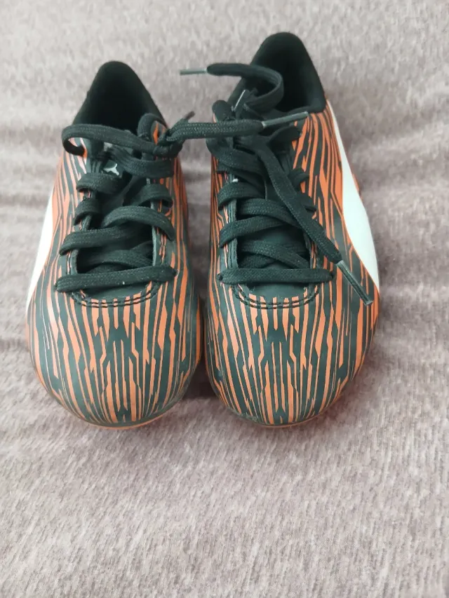 Botas de fútbol Puma Naranja y Negro
