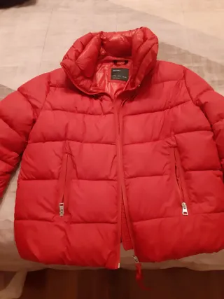 Plumifero Bershka Rojo Talla L (talla pequeño)